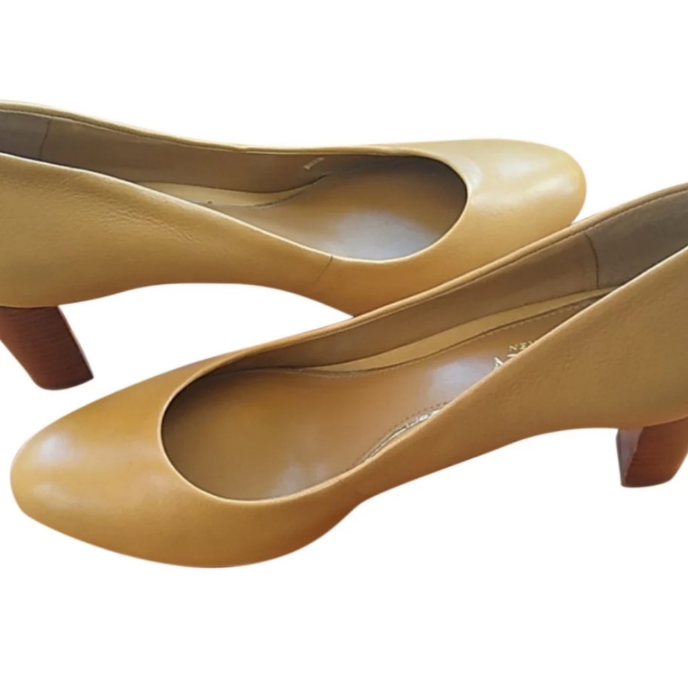 Ralph Lauren Tan Leather 3” Tall Block Heels 8B